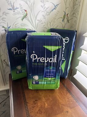 Prevail 16ct-Youth Sized 15"-22" Daily Briefs, PV-015